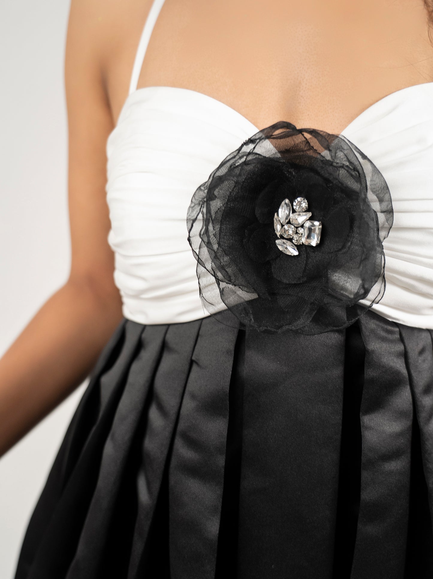 Daisy- black and white balloon dress with detachable flower