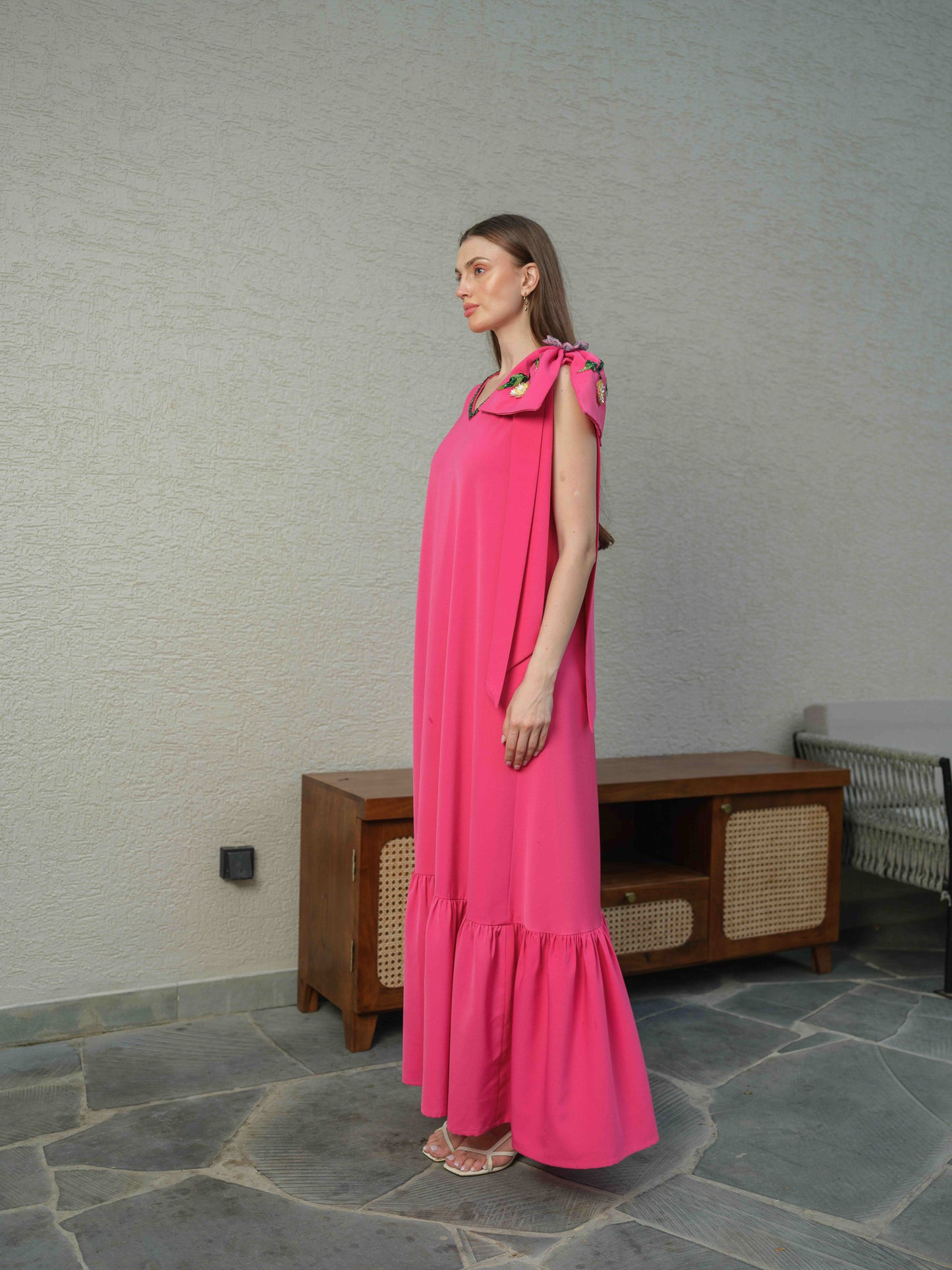 CUBA – Hot pink dress featuring bow detailing on the shoulder