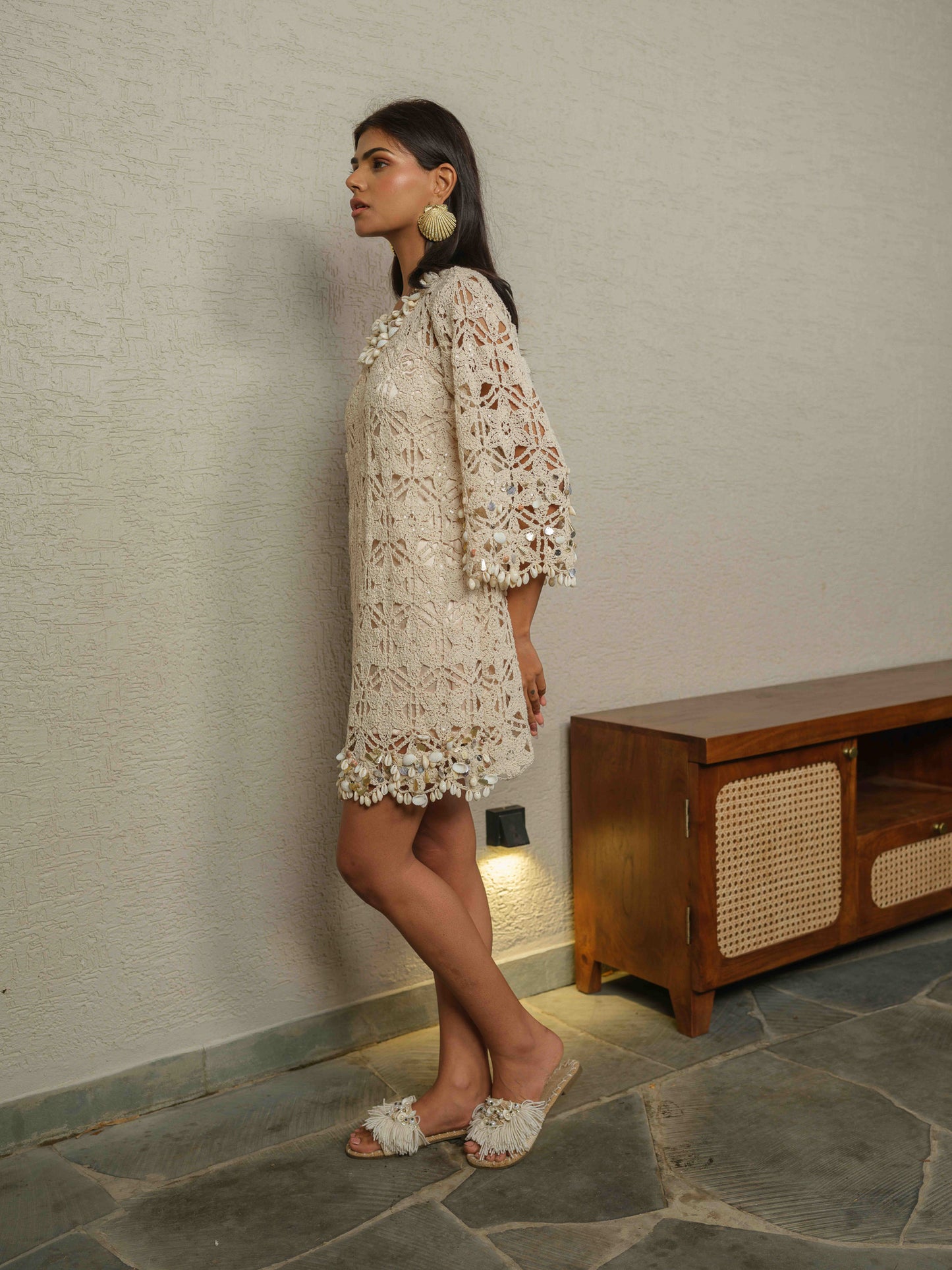 SHELLUNA – A crochet dress adorned with intricate embroidery featuring Kodi shell detailing