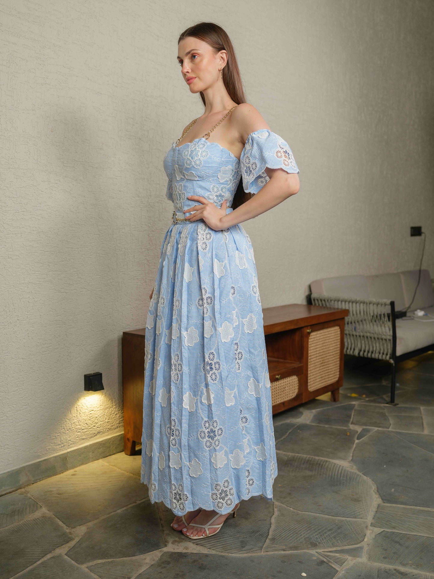 FLORESSA –corset with chain detailing, paired with a pleated skirt and detachable sleeves