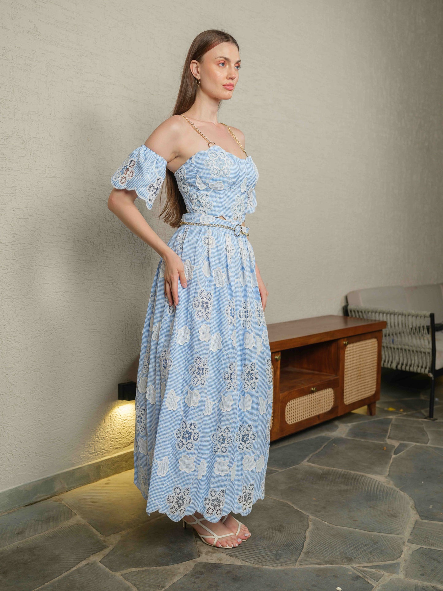FLORESSA –corset with chain detailing, paired with a pleated skirt and detachable sleeves