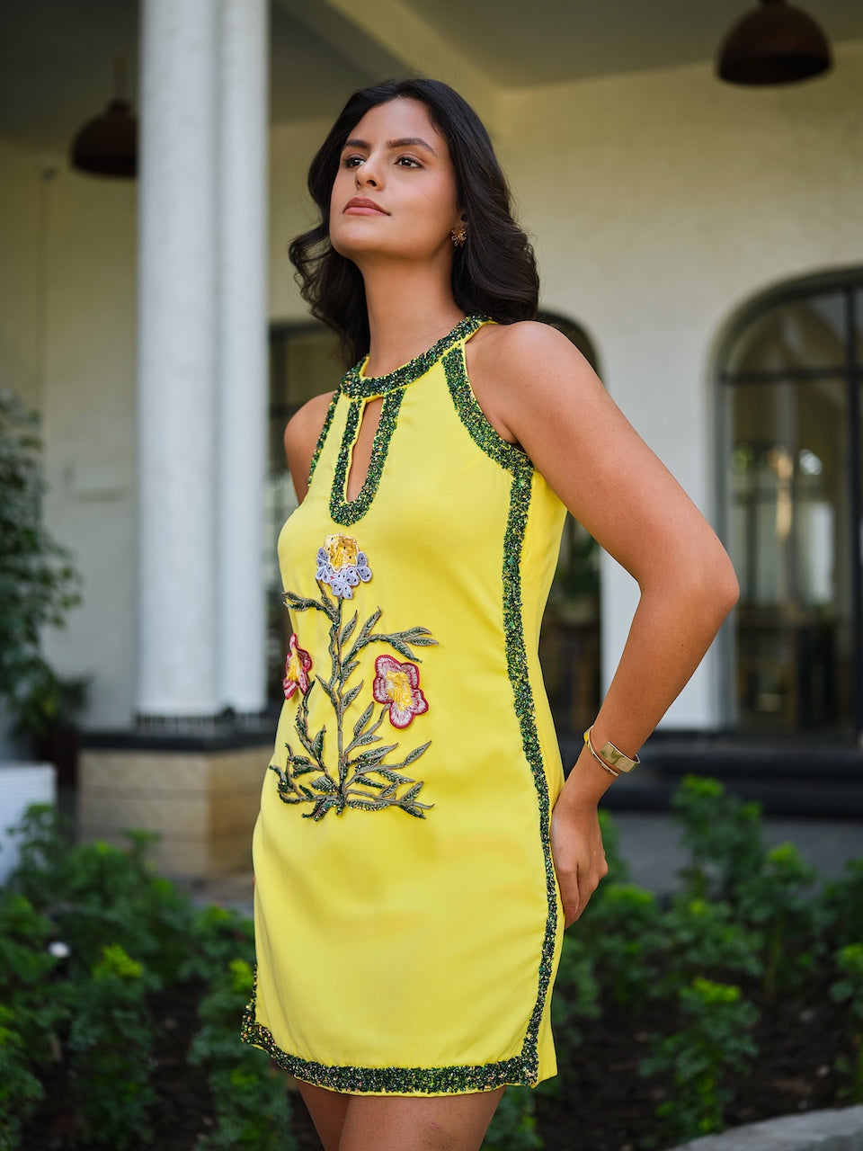 ZAFRINA - A straight keyhole halterneck dress with floral embroidery