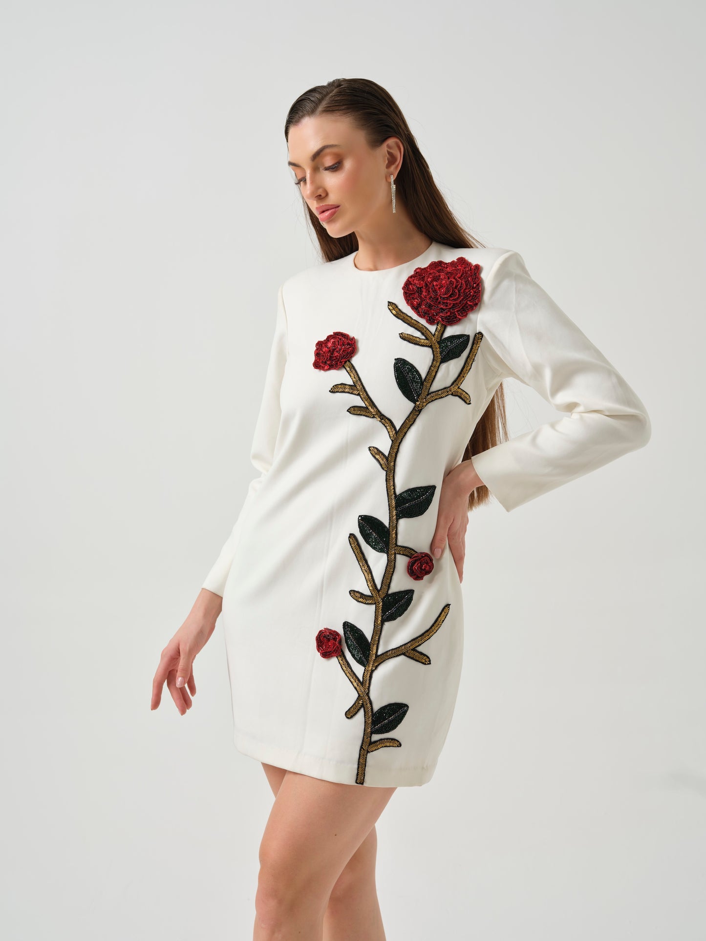 BELLE- White short dress with flower detailing