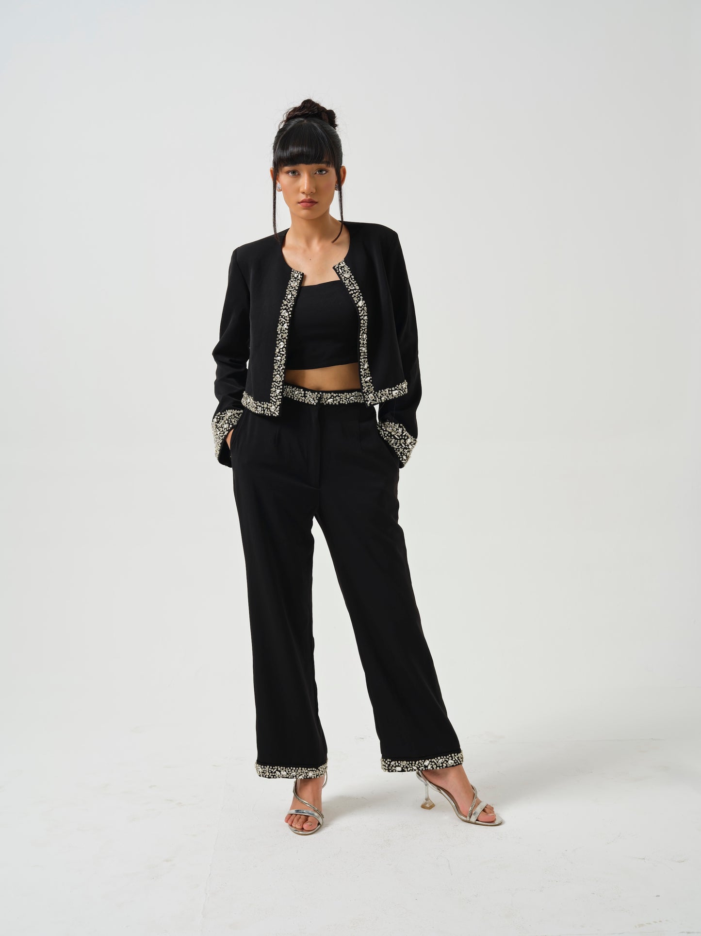 AMAYAA- Black 3 pcs set with stone detailing