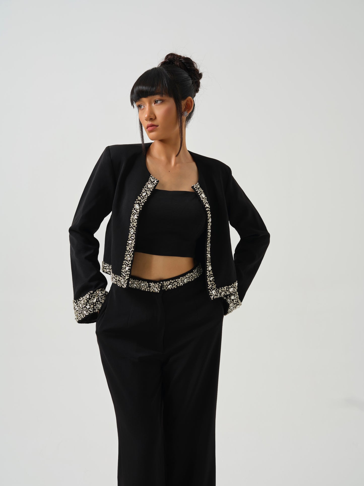 AMAYAA- Black 3 pcs set with stone detailing
