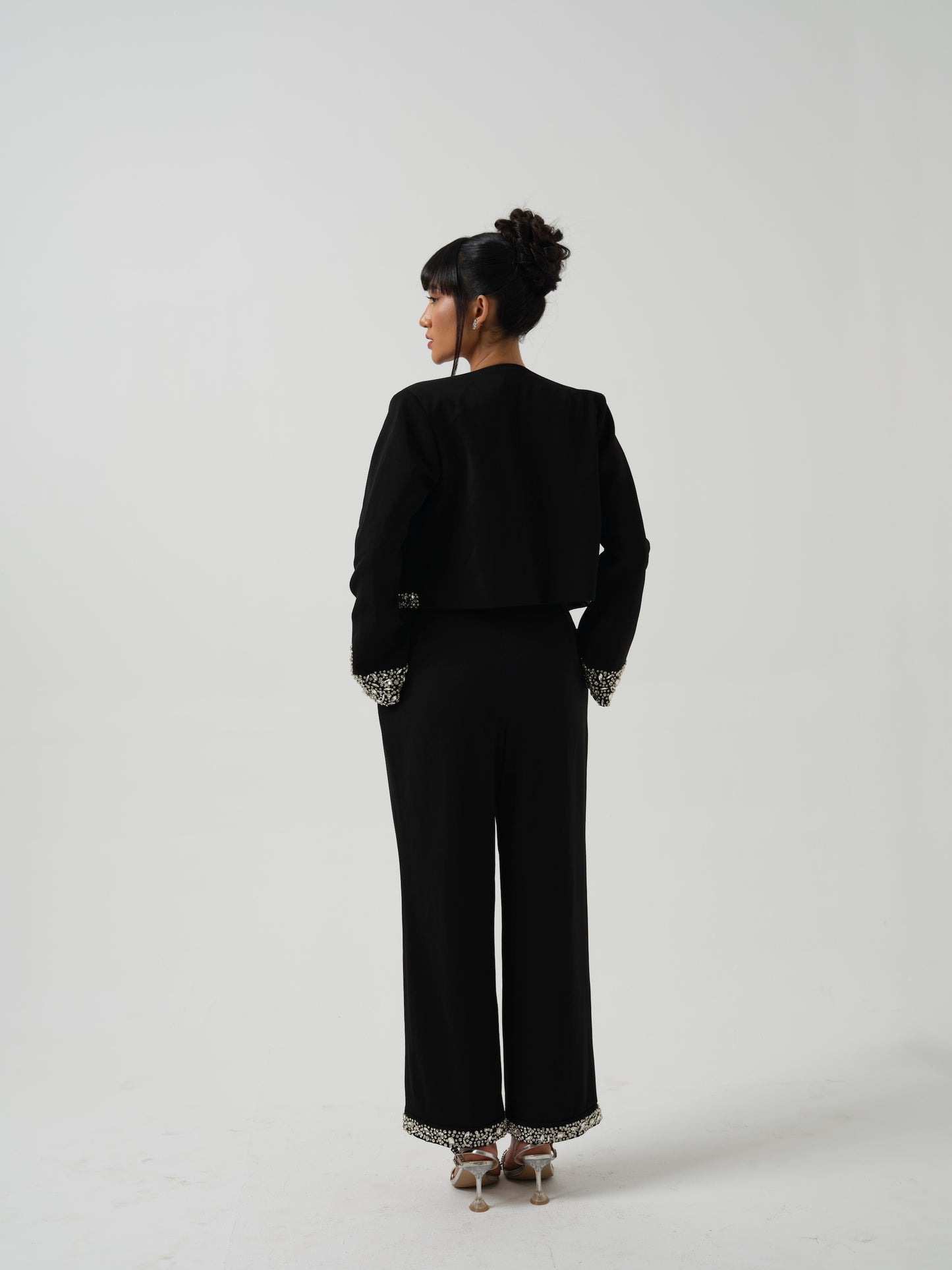 AMAYAA- Black 3 pcs set with stone detailing