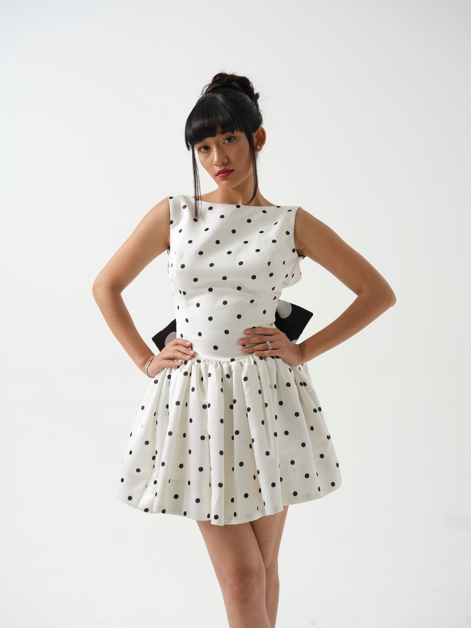 NIMORA -A White short drop waist dress with bow M / White NIMORA -A White short drop waist dress with bow M / White