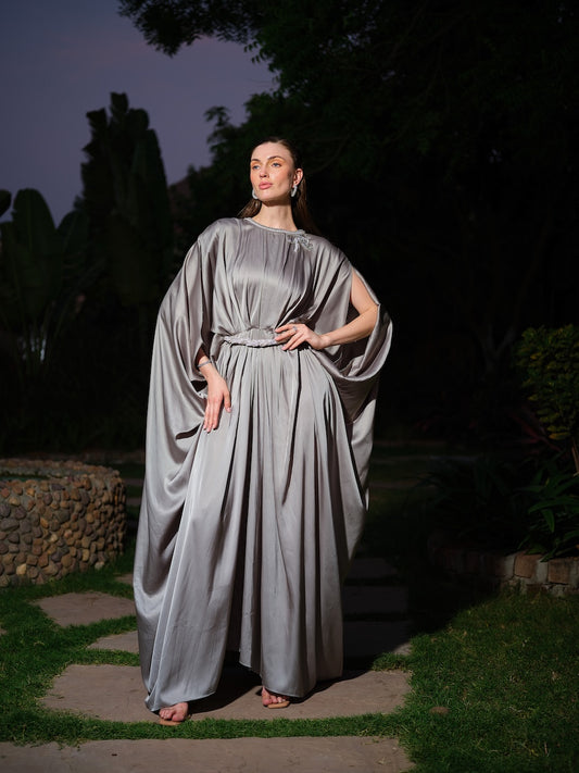 JULIETTE - Smooth green satin kaaftan dress adorned with a braided beads belt